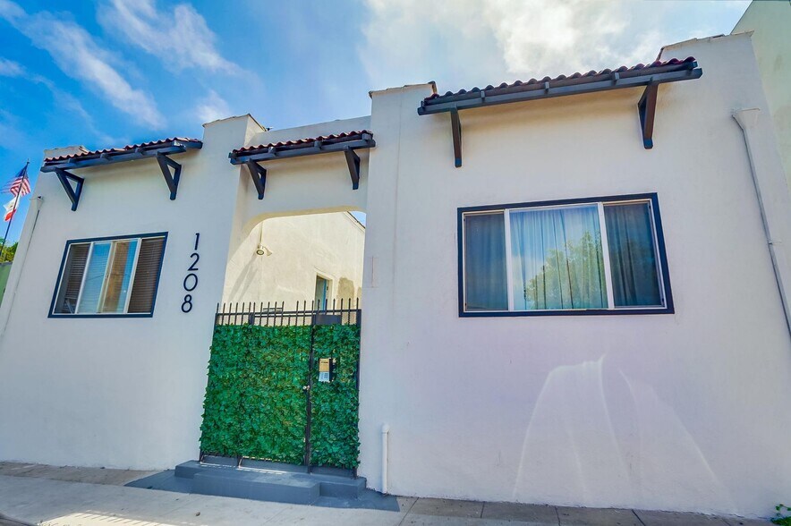 1208 Daisy Ave, Long Beach, CA à vendre - Photo de l’immeuble – Image 1 sur 17
