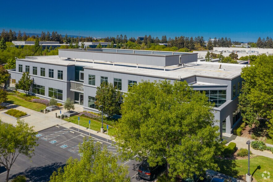 2595 Junction Ave, San Jose, CA à vendre - Photo de l’immeuble – Image 3 sur 4