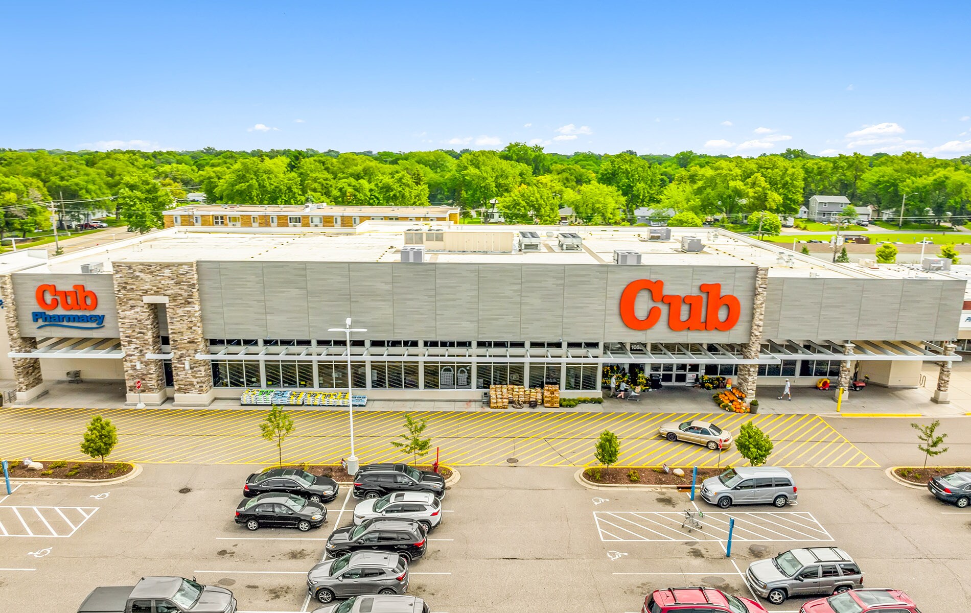 10855 University Ave NE, Blaine, MN à louer Photo principale– Image 1 sur 23