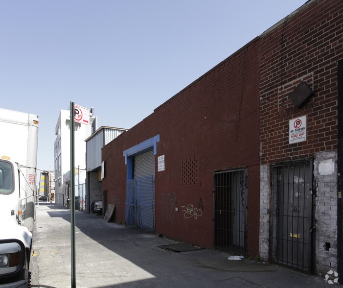 106 Lexington Ave, Brooklyn, NY à louer - Photo de l’immeuble – Image 3 sur 3