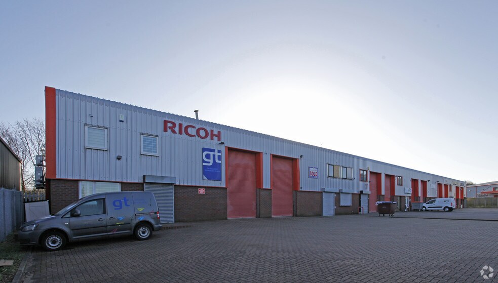 Hurricane Way, Wickford à louer - Photo principale – Image 1 sur 2