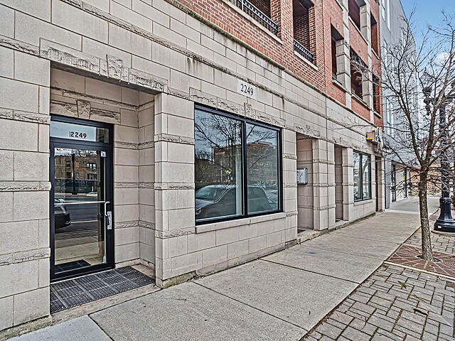 2249 W Irving Park Rd, Chicago, IL à vendre - Photo de l’immeuble – Image 2 sur 11