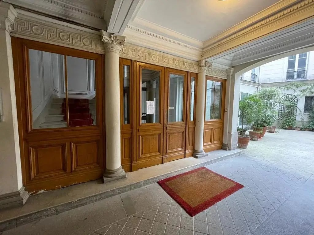 24 Rue De Turin, Paris à vendre Hall d’entrée– Image 1 sur 17