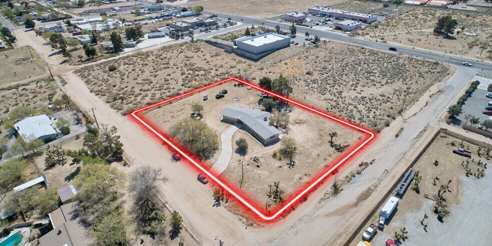 4325 Lindero Rd, Phelan, CA à vendre - Aérien – Image 1 sur 13