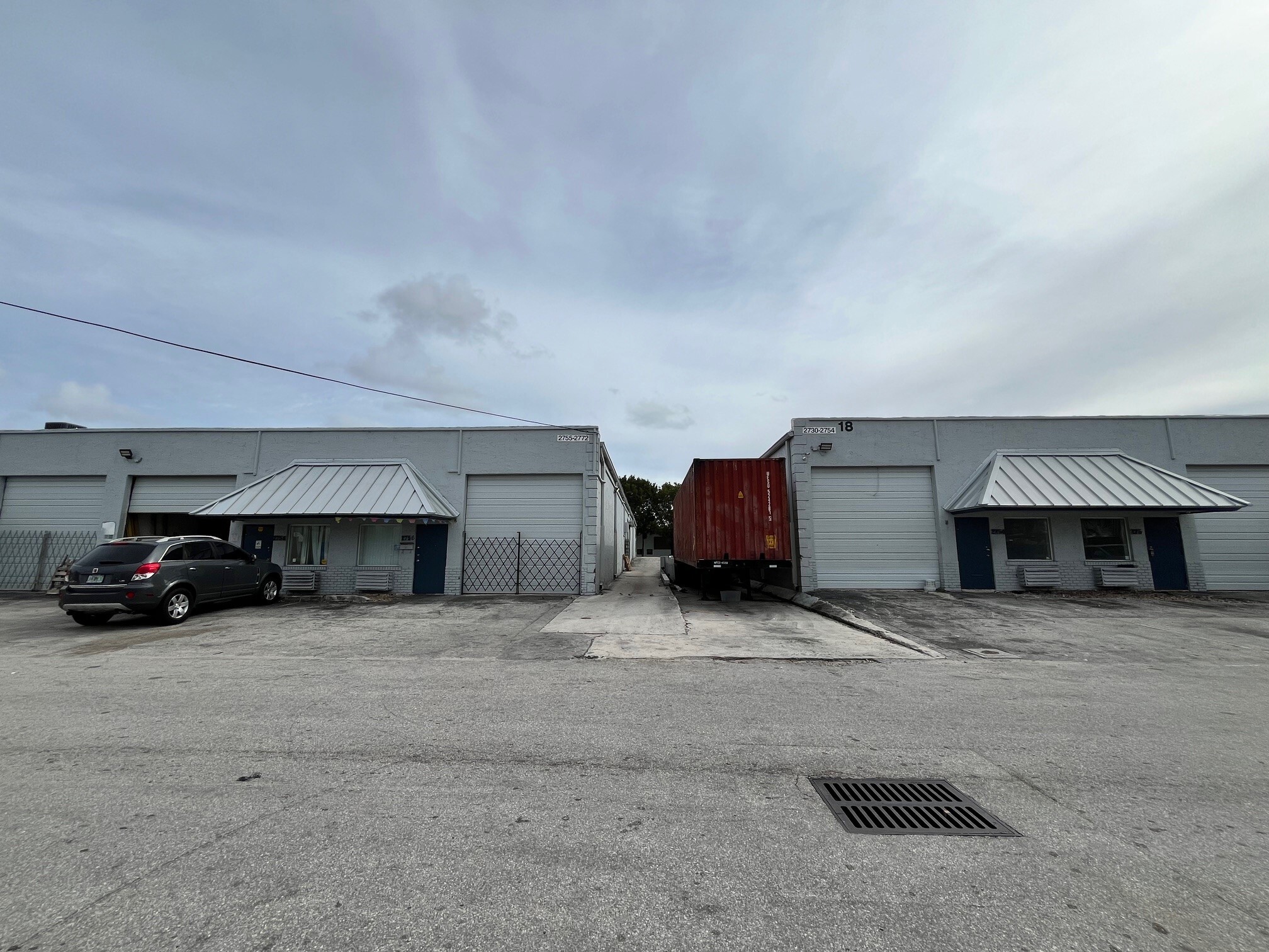 2696 NW 31st Ave, Lauderdale Lakes, FL à louer Photo de l’immeuble– Image 1 sur 8