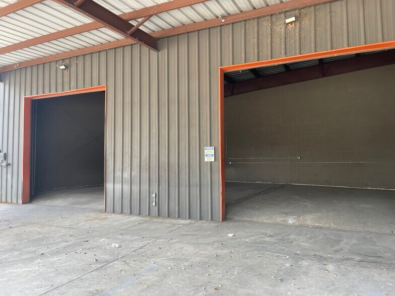 7207 Navigation Blvd, Houston, TX à louer - Photo de l’immeuble – Image 3 sur 21