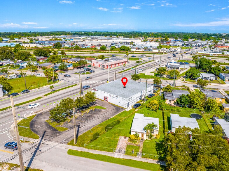 14495 NW 22nd Ave, Opa-locka, FL à vendre - Photo de l’immeuble – Image 2 sur 5