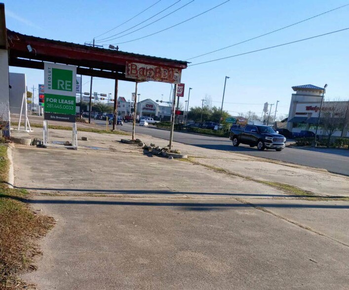 122 S Washington Ave, Cleveland, TX à louer - Photo de l’immeuble – Image 3 sur 3
