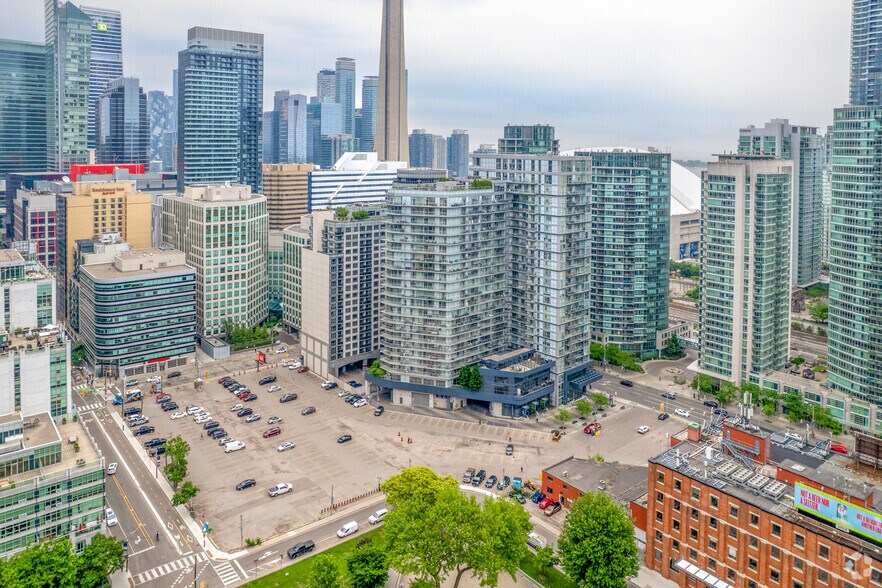 352 Front St W, Toronto, ON à louer - Aérien – Image 2 sur 3