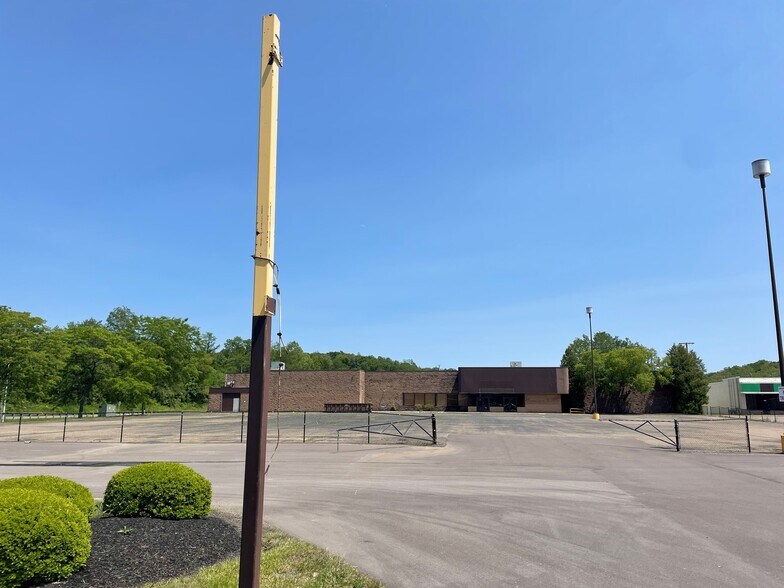 1597 S Washington St, Millersburg, OH à louer - Photo de l’immeuble – Image 1 sur 11