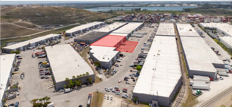 9202-9292 NW 101st St, Medley, FL à louer - Photo de l’immeuble – Image 2 sur 5