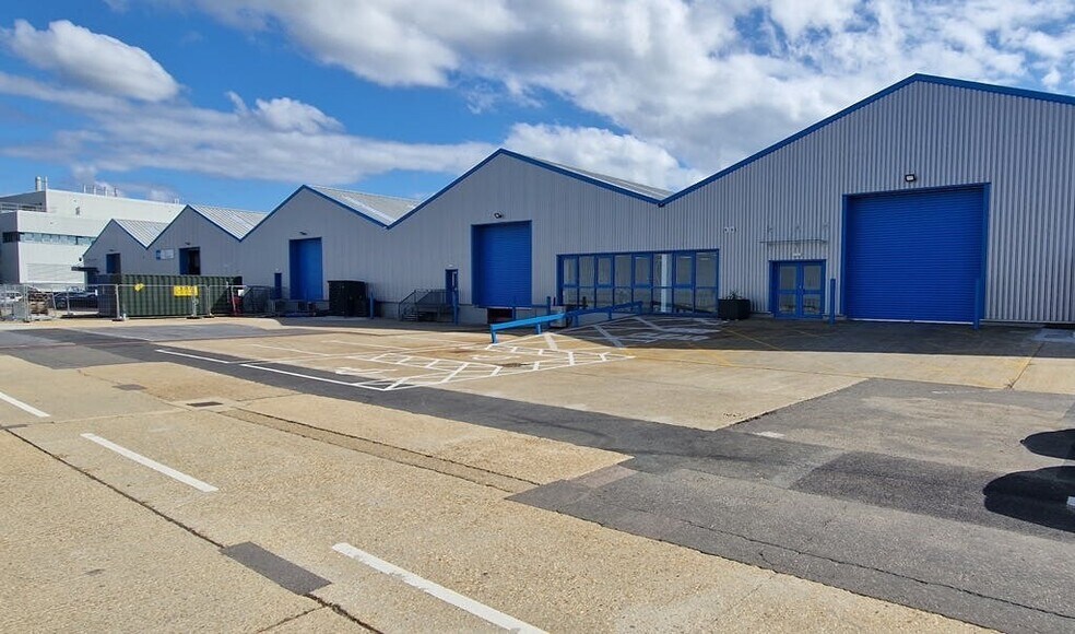 Unit 1000 Fareham Rd, Gosport à louer - Photo de l’immeuble – Image 3 sur 59