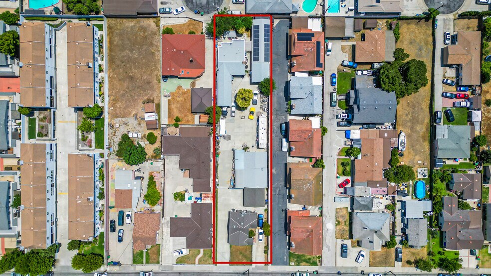 546 E 220th St, Carson, CA à vendre - Photo principale – Image 1 sur 15