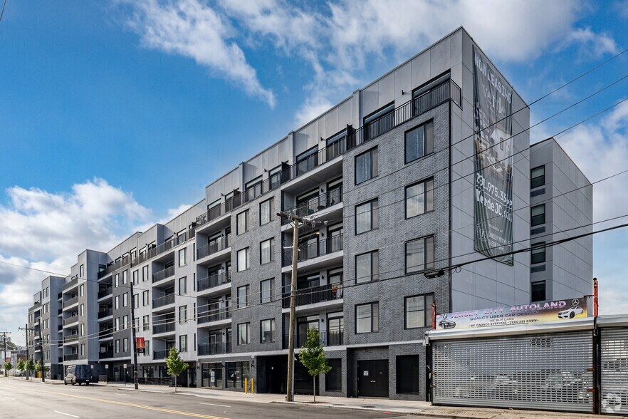 873 Communipaw Ave, Jersey City, NJ à louer - Photo de l’immeuble – Image 2 sur 36