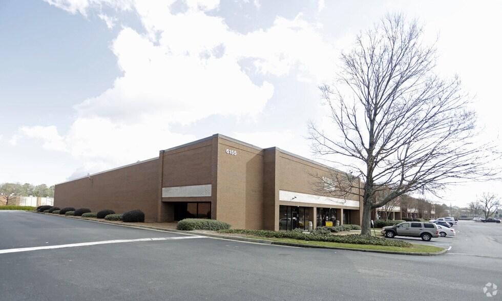 6135 Jimmy Carter Blvd, Norcross, GA à louer - Photo de l’immeuble – Image 2 sur 13
