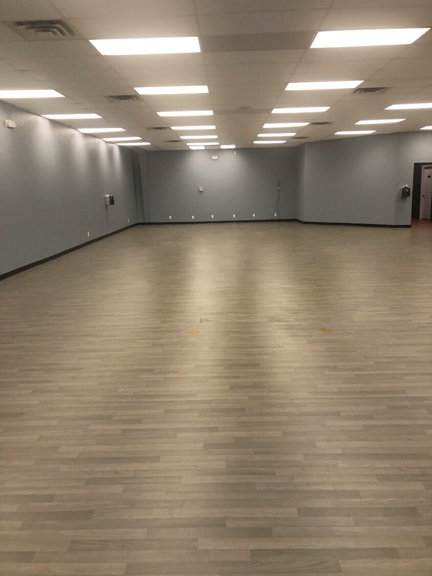 2004 E Main St, Cushing, OK à louer Photo intérieure– Image 1 sur 2