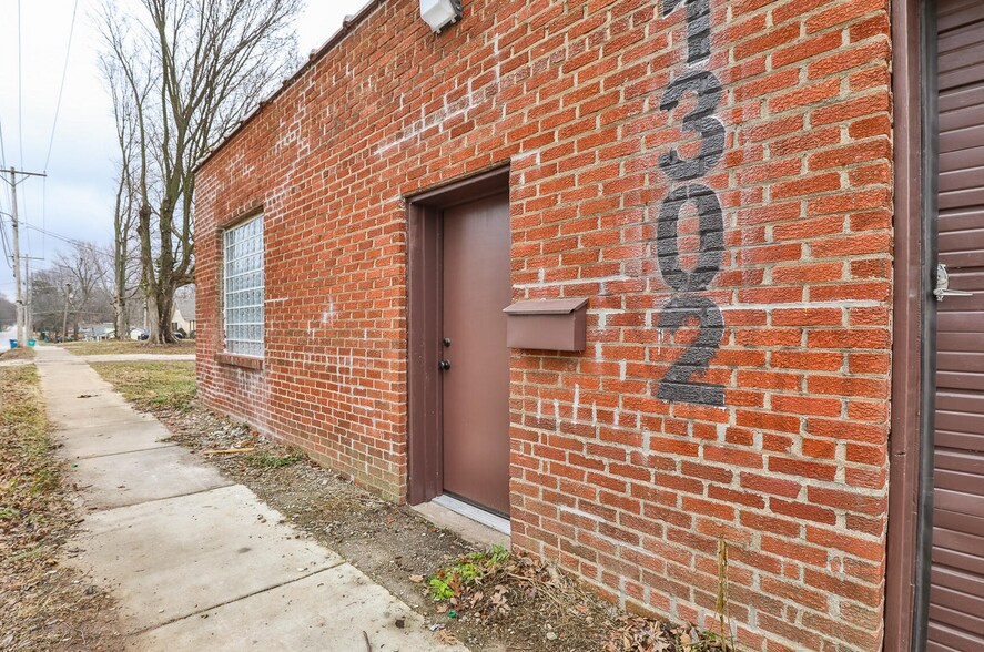 1302 E Blaine St, Springfield, MO à louer - Photo de l’immeuble – Image 2 sur 17