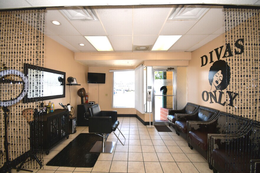 128 E Orange Ave, Lake Wales, FL à vendre - Photo de l’immeuble – Image 2 sur 41