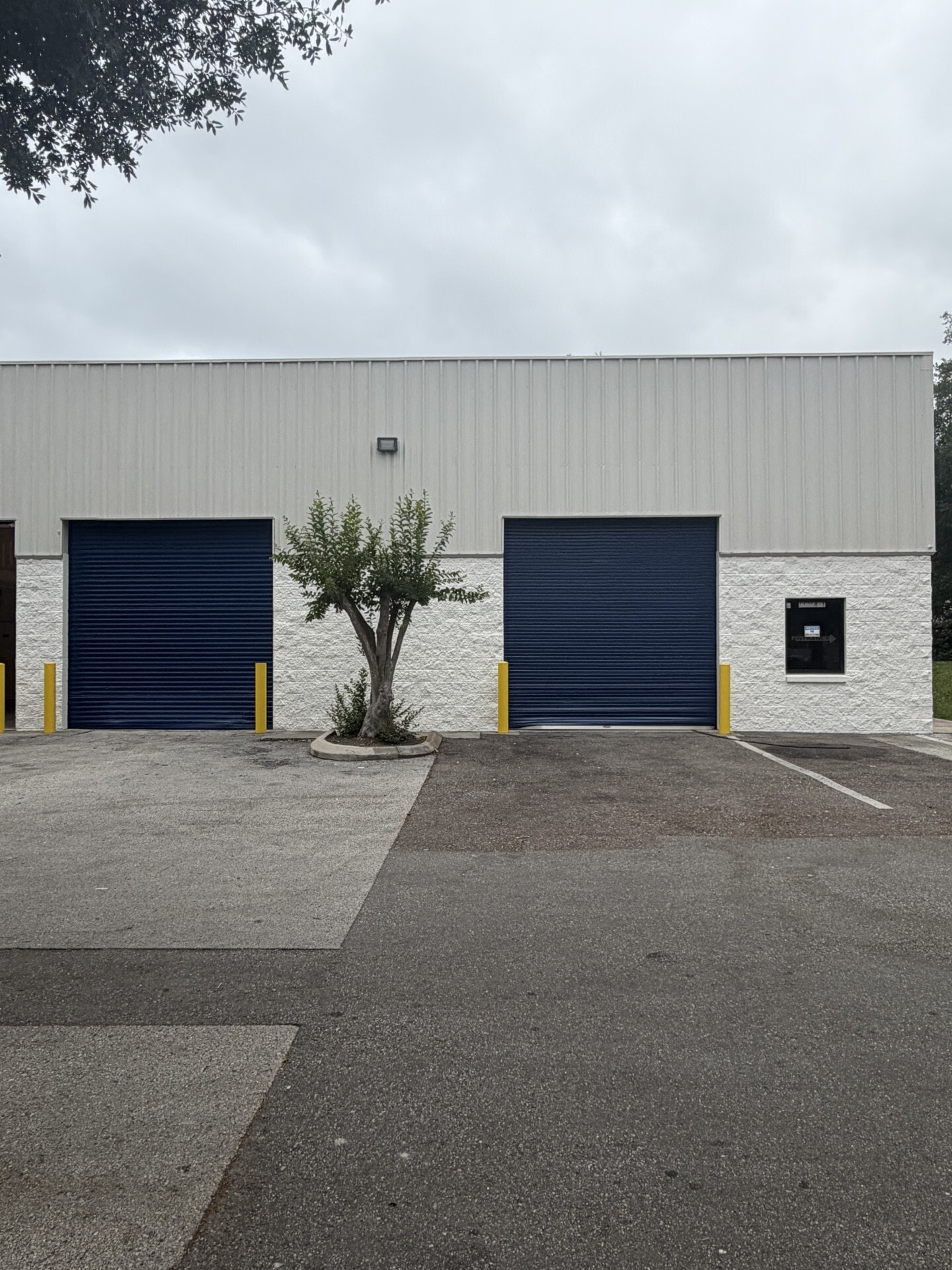 11318 Distribution Ave W, Jacksonville, FL à louer Photo de l’immeuble– Image 1 sur 1