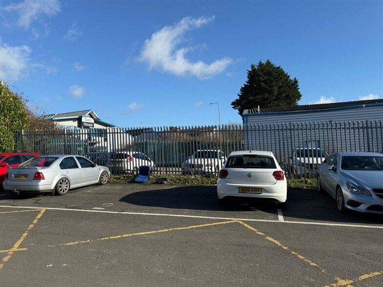 Heol Ffaldau, Bridgend à louer - Photo de l’immeuble – Image 2 sur 2