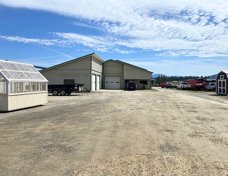 509977 US-95, Bonners Ferry, ID à vendre - Photo principale – Image 1 sur 16