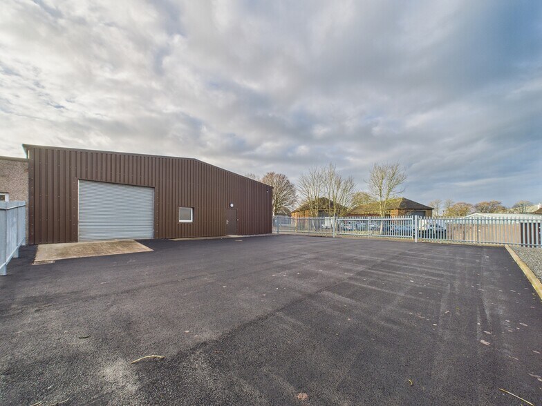 2 Catherinefield Industrial Estate, Dumfries à louer - Photo de l’immeuble – Image 3 sur 3
