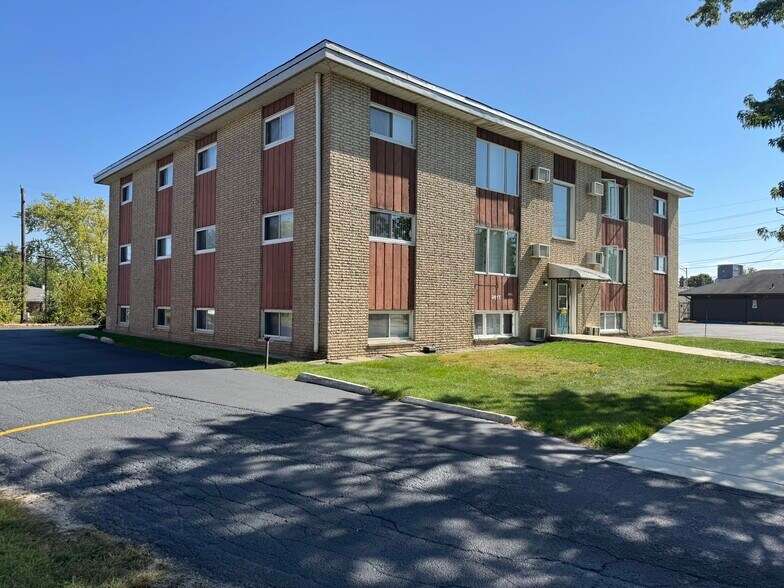 9620 Farmer Dr, Highland, IN à vendre - Photo de l’immeuble – Image 3 sur 30