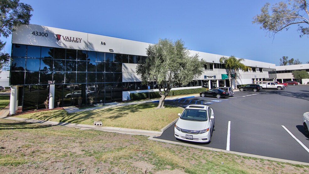 43300-43320 Business Park Dr, Temecula, CA à louer - Photo de l’immeuble – Image 2 sur 5