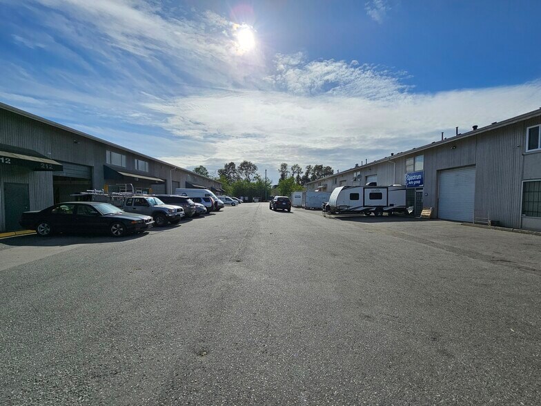 11538 132A St, Surrey, BC à vendre - Photo de l’immeuble – Image 3 sur 6
