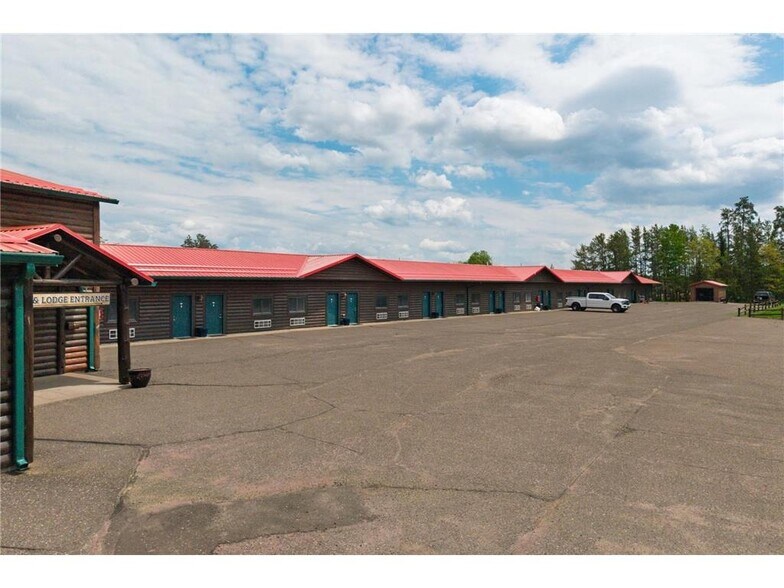 15850 - 15860 T Bone Ln, Hayward, WI à vendre - Photo de l’immeuble – Image 2 sur 54