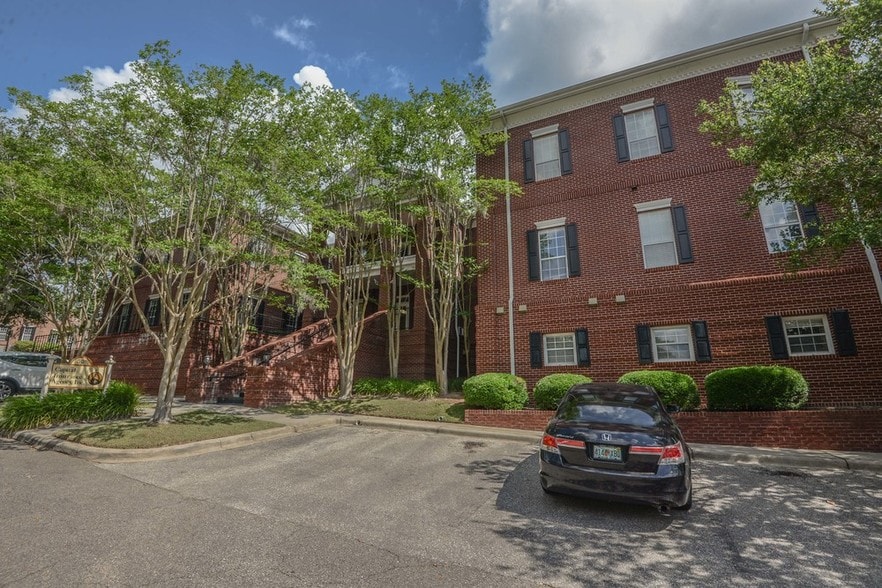 1425 Piedmont Dr E, Tallahassee, FL à vendre - Photo de l’immeuble – Image 2 sur 15