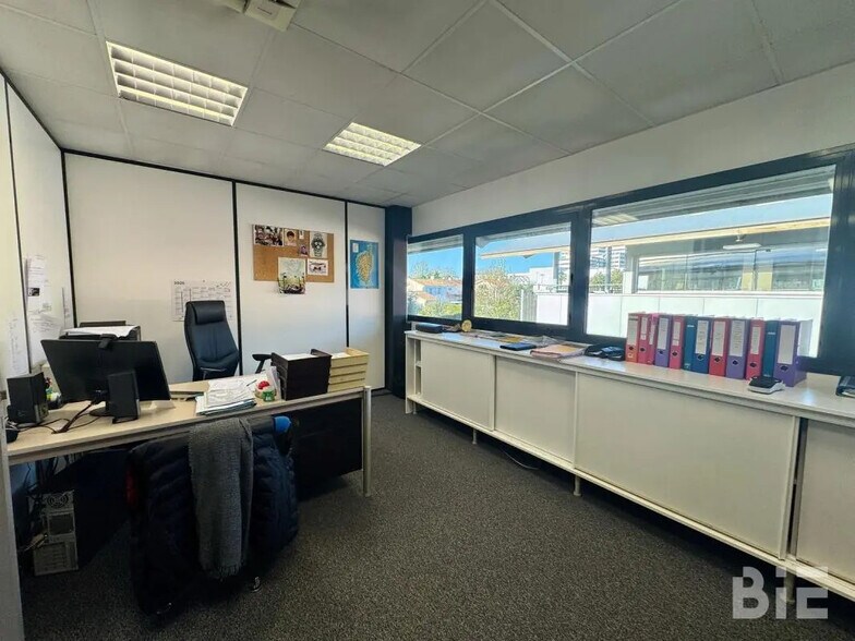 Bureau dans Floirac à louer - Photo de l’immeuble – Image 3 sur 5