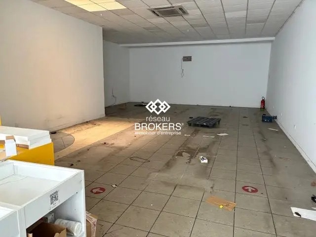 Local commercial dans Maisons-Alfort à vendre - Photo de l’immeuble – Image 2 sur 3