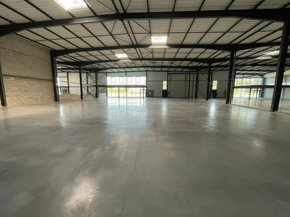 Local d’activités dans Ambérieux à louer Photo intérieure– Image 1 sur 2