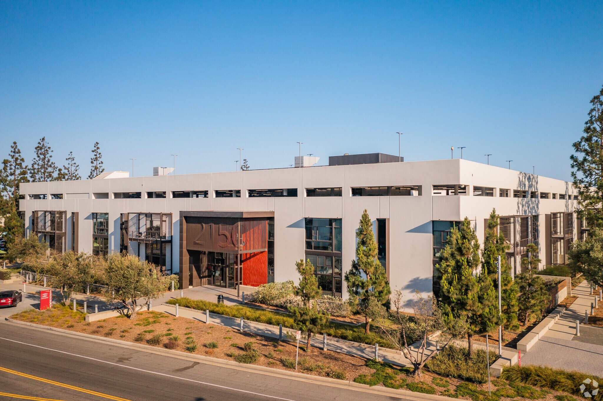 800 Apollo St, El Segundo, CA à louer Photo principale– Image 1 sur 12