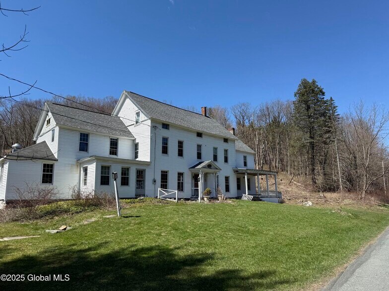 17971 State Route 22, Berlin, NY à vendre - Photo de l’immeuble – Image 2 sur 12