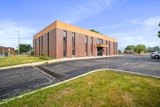 1106 N Larkin Ave, Joliet, IL à louer Photo intérieure– Image 2 sur 23