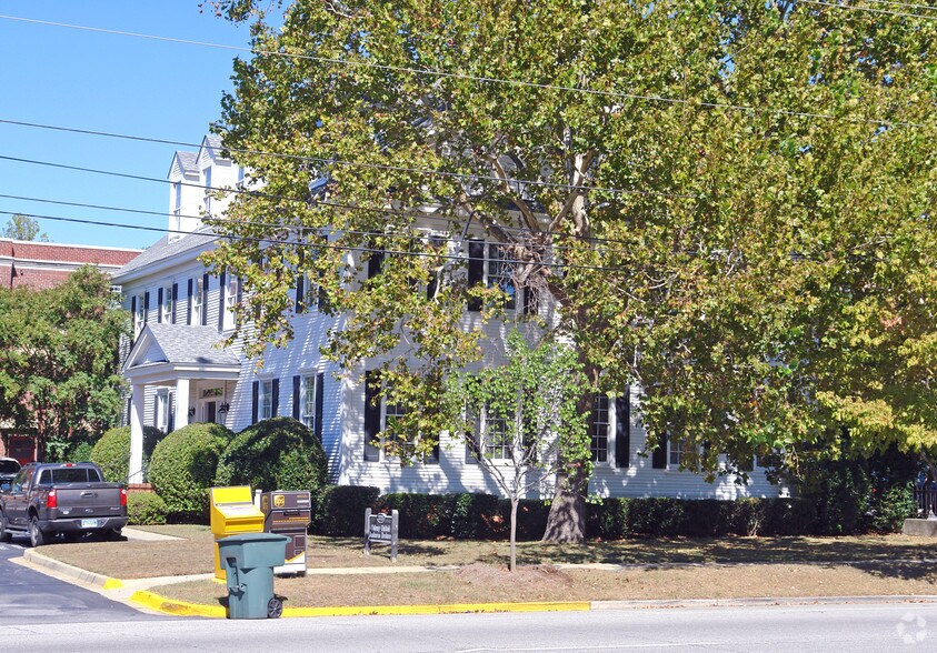 2725 Devine St, Columbia, SC à louer - Photo de l’immeuble – Image 3 sur 10