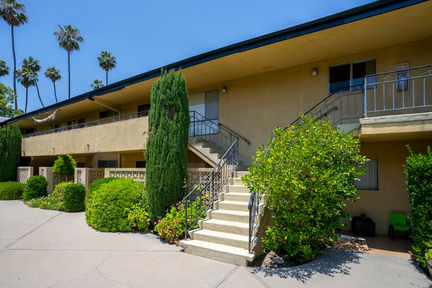 482 S El Molino Ave, Pasadena, CA à vendre - Photo de l’immeuble – Image 3 sur 12