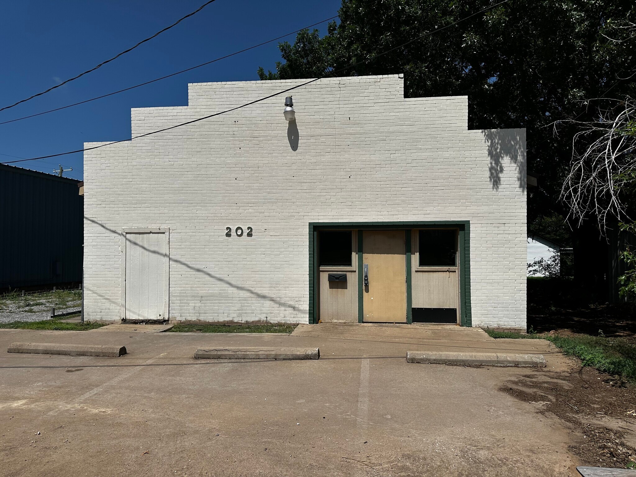 202 N Jackson Ave, Iowa Park, TX à vendre Photo principale– Image 1 sur 23