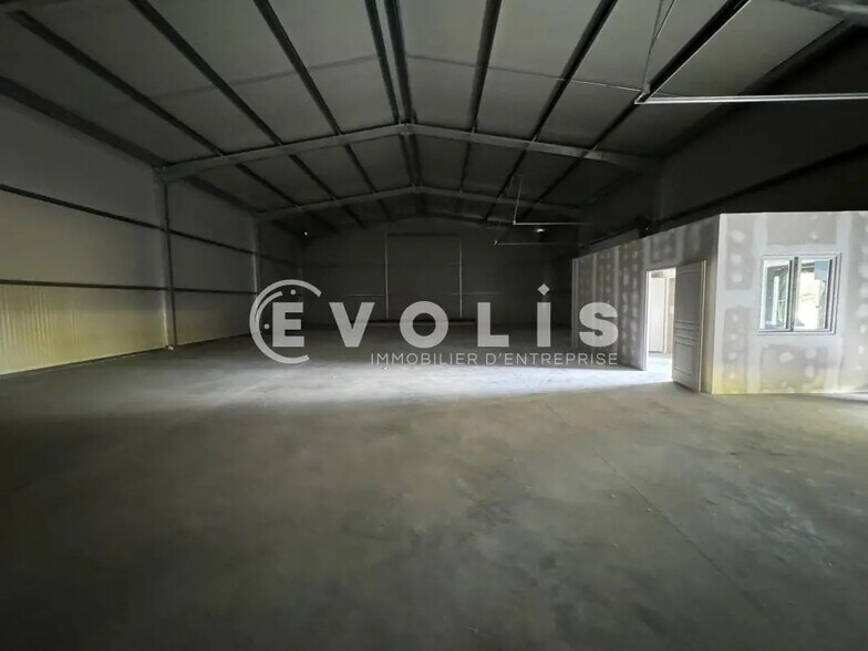 Local d'activités dans Flixecourt à vendre - Photo de l’immeuble – Image 1 sur 2