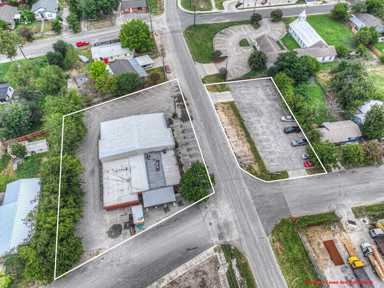 1390 McQueeney Rd, New Braunfels, TX à vendre - Photo principale – Image 1 sur 64
