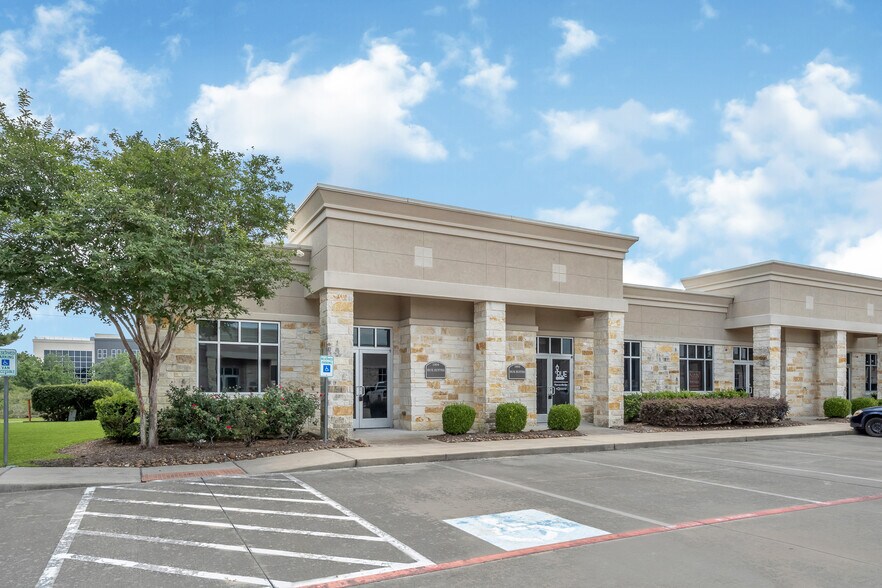 440 Cobia Dr, Katy, TX à vendre - Photo de l’immeuble – Image 2 sur 40