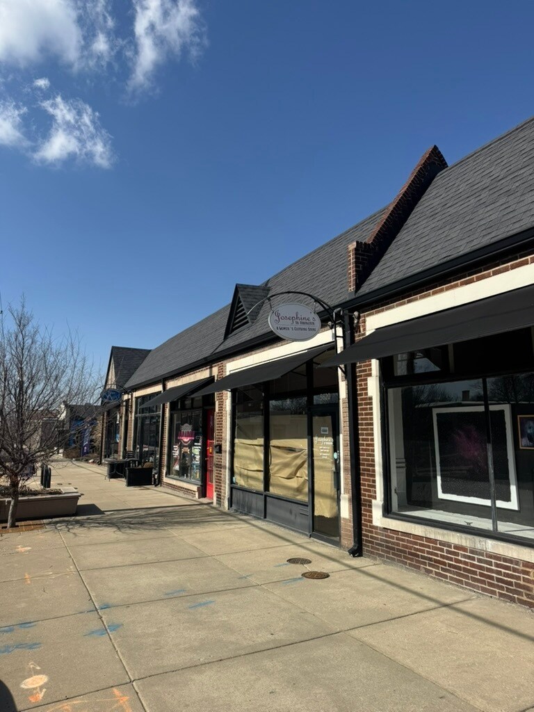 5614-5648 E Washington St, Indianapolis, IN à louer Photo principale– Image 1 sur 8