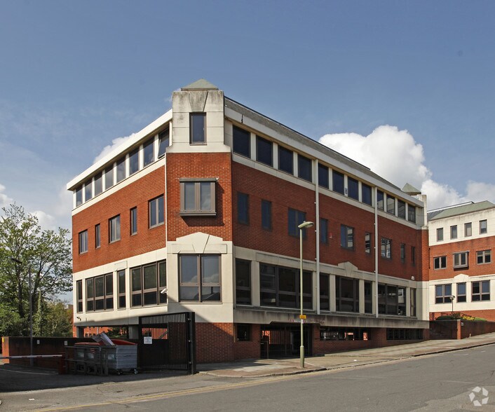 Arcadia Ave, Londres à louer - Photo de l’immeuble – Image 1 sur 2