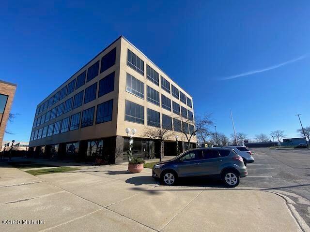 830 Pleasant St, Saint Joseph, MI à vendre - Photo de l’immeuble – Image 1 sur 4