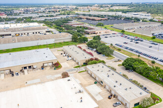 6850-6862 Alamo Downs Pky, San Antonio, TX - VUE AÉRIENNE  vue de carte - Image1