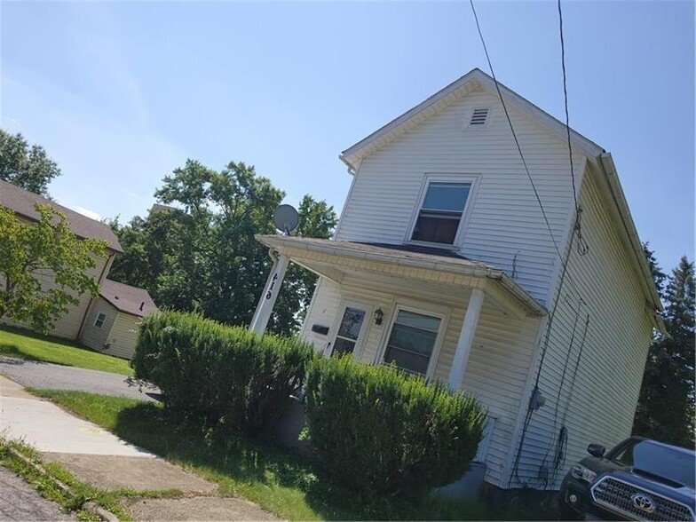731 Hull St, 737 Hull Sharon, PA 16146 portefeuille de 4 biens à vendre sur LoopNet.fr - Photo de l’immeuble – Image 2 sur 26