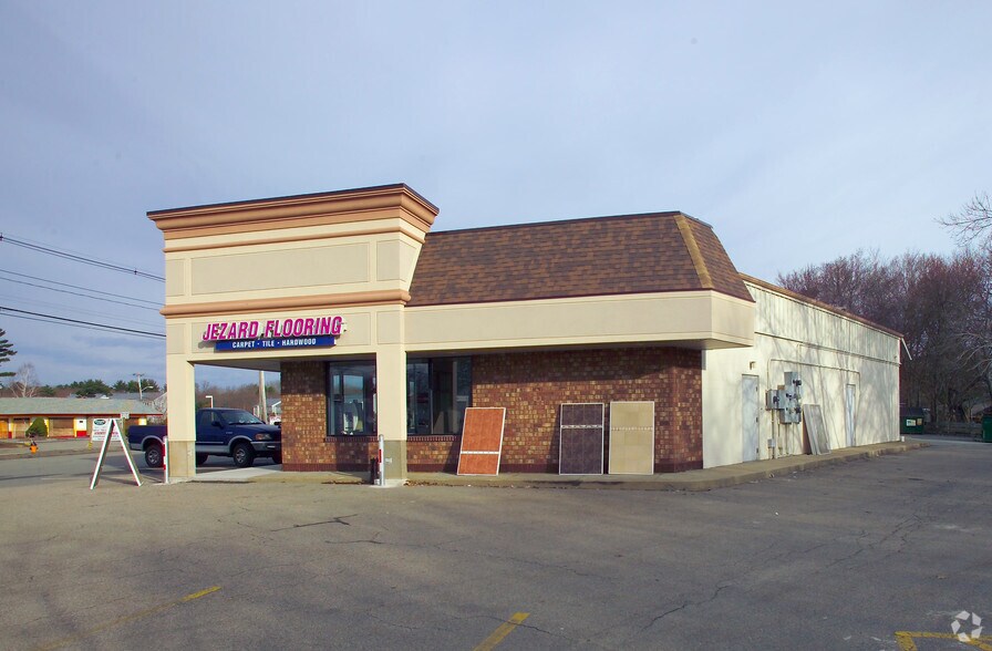 646 Washington St, South Easton, MA à louer - Photo de l’immeuble – Image 2 sur 7