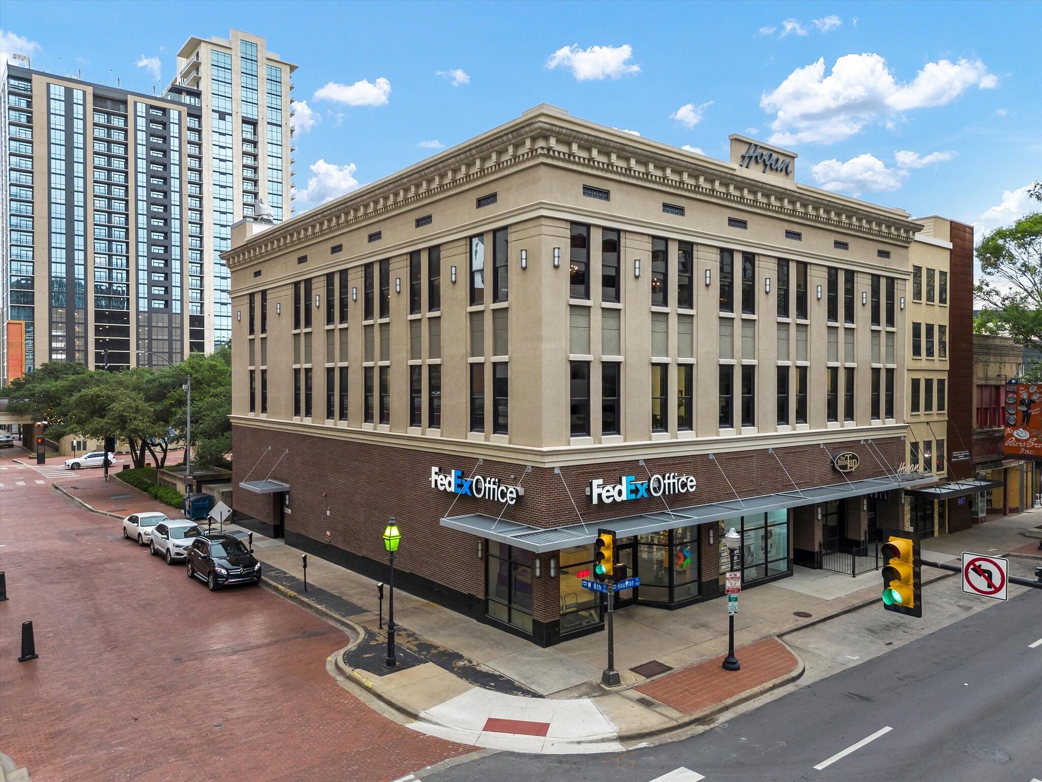 901 Houston St, Fort Worth, TX à louer Photo de l’immeuble– Image 1 sur 14